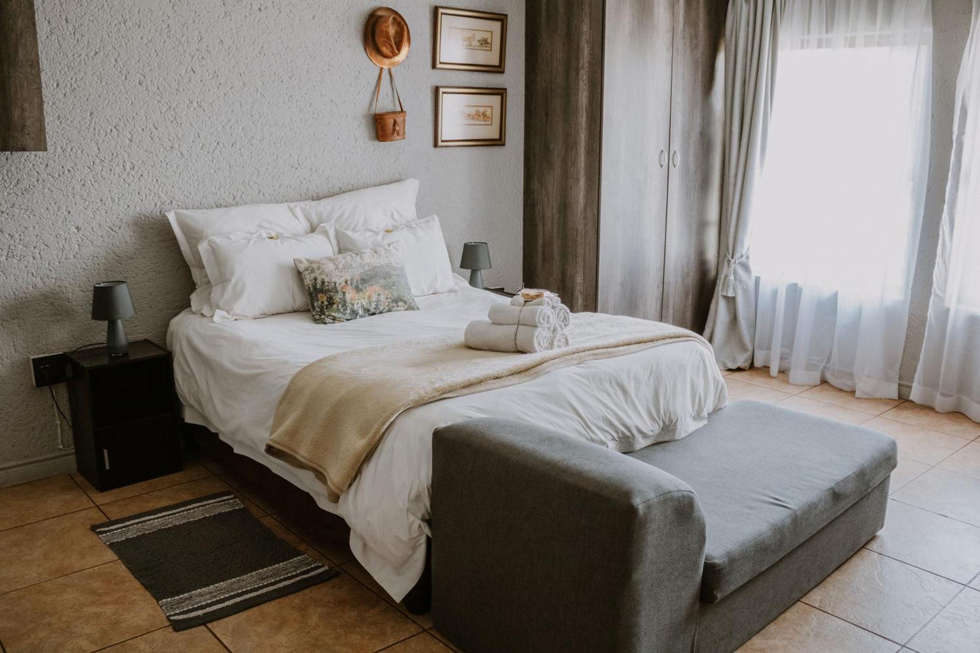 White Linen Guesthouse Tierpoort Exterior photo